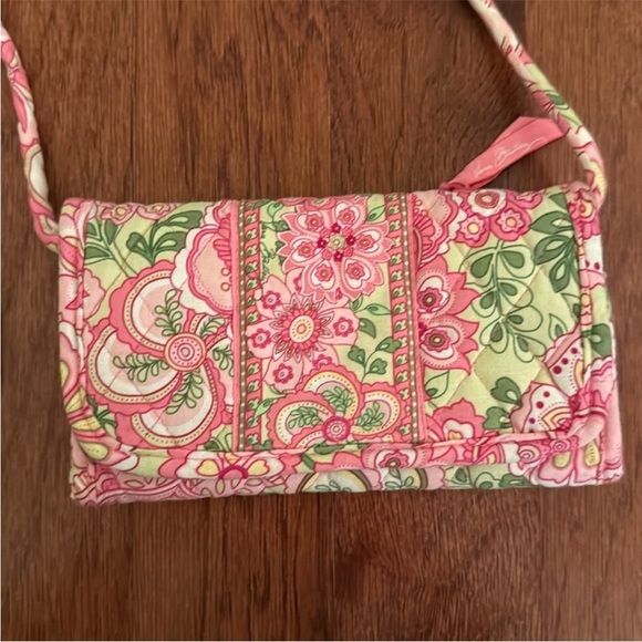 ✨ VERA BRADLEY Petal Pink Wallet Crossbody Bag – Floral Print – OS ✨ - Picture 2 of 4